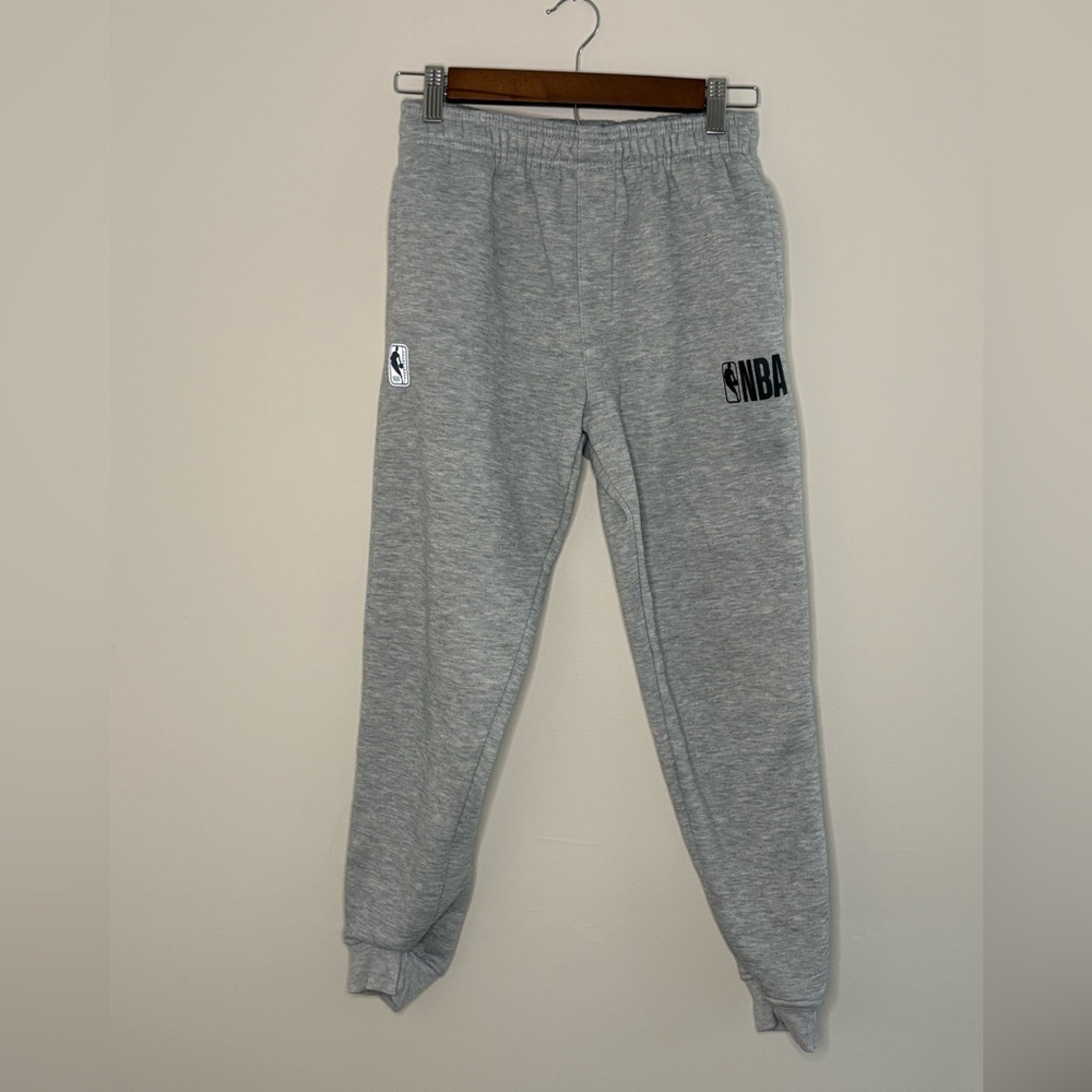 NBA Kids Boys Gray Jogger Sweatpants 14 16
Sports warm cozy